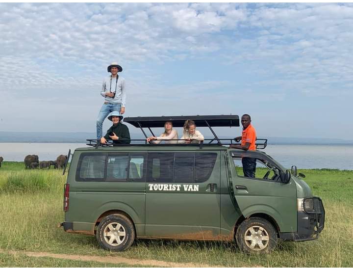 Car rental with a popup roof in Uganda